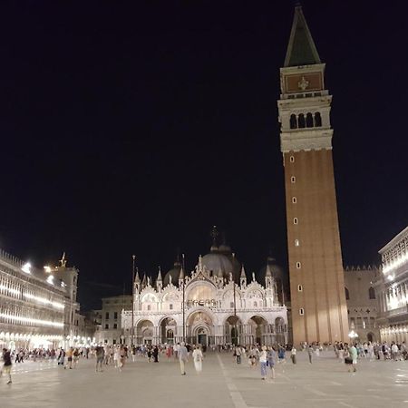La Corte Incantata Veneţia Exterior foto
