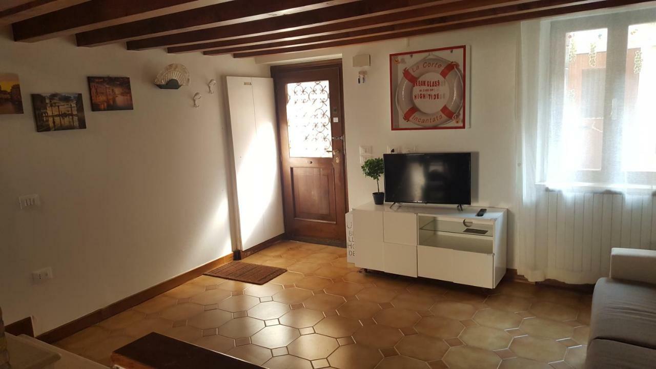 La Corte Incantata Veneţia Exterior foto